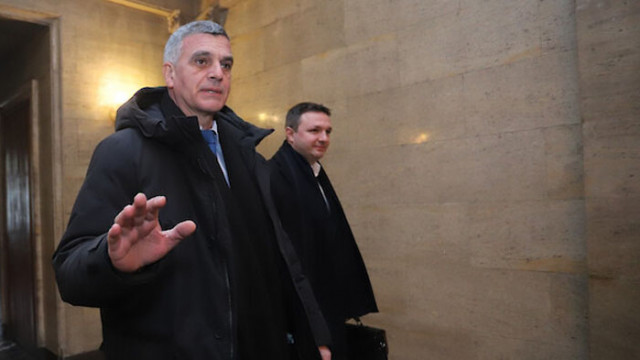 На извънредно заседание днес Народното събрание ще обсъжда оставката на