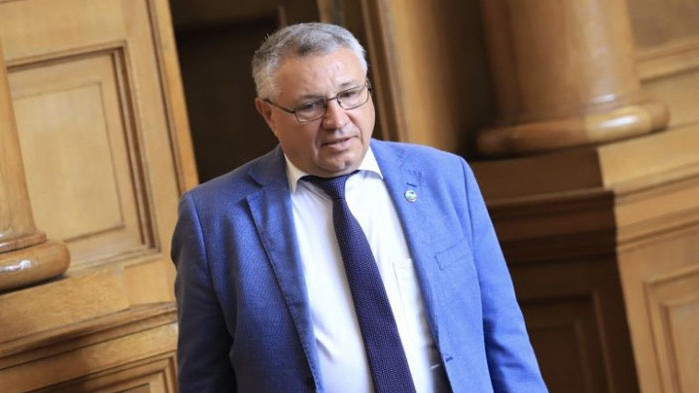 Много правилно и навременно решение е смяната на Янев, това