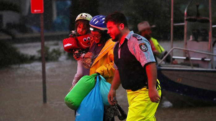 Огромни наводнения в Австралия - хиляди австралийци ще се евакуират (СНИМКИ)