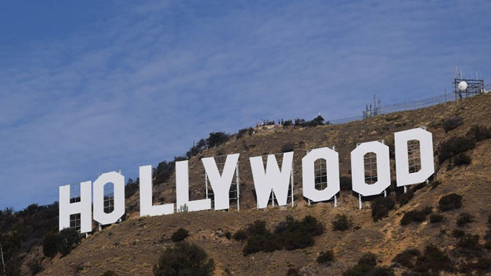 Големите филмови студиа Warner Bros, Disney и Sony поставиха на