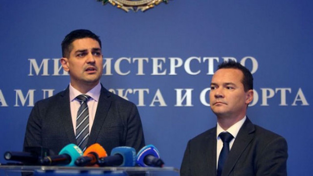 42 автомобилни клуба в България входираха открито писмо до министъра