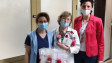 Третокласници зарадваха с мартеници болни деца във Варна (СНИМКИ)