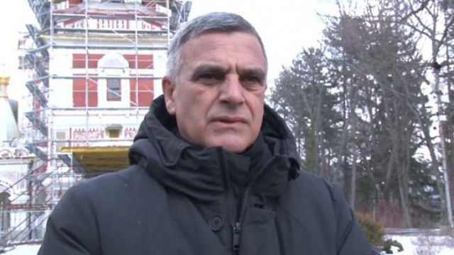 Бившият служебен премиер и министър на отбраната Стефан Янев щял