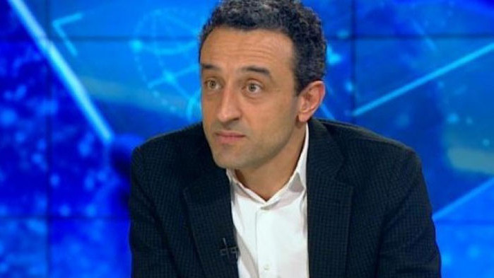 Министър Даниел Лорер реши да поздрави българите с националния празник.