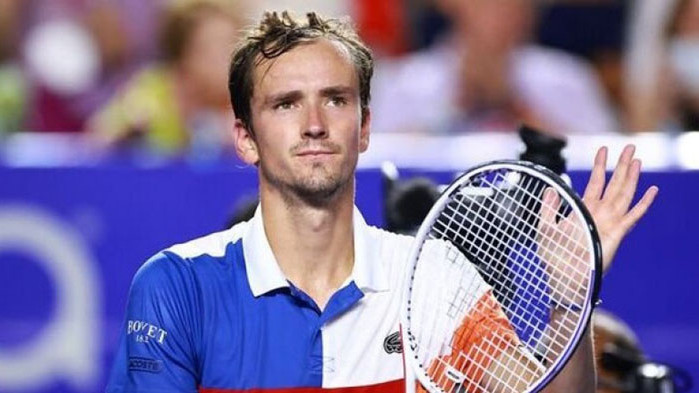 Медведев премахна руския флаг от профила си в Инстаграм