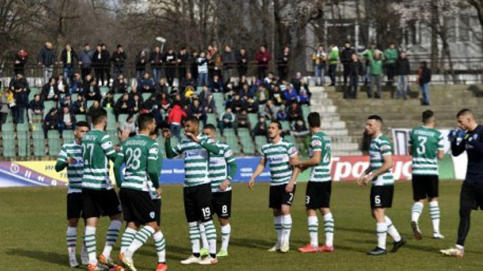 Треньорът на Черно море Илиан Илиев определи 18-те играчи за