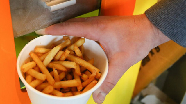 Пържените картофки купени към хамбургер или меню са най изхвърляната храна