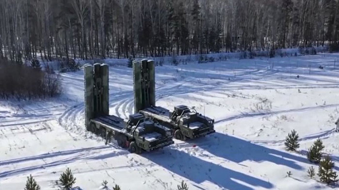 Русия атакува и разруши украинската военновъздушна база Староконстантинов“, като използва 