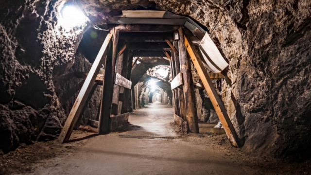 14 души са загинали при инцидент в мина за въглища