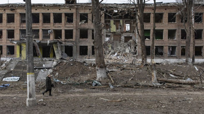 Над 900 населени места в Украйна са без електричество, достъп