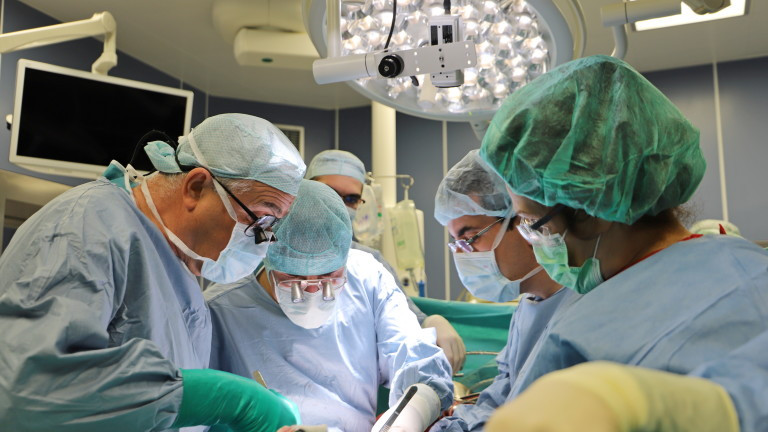 Лекарите от Военномедицинска академия (ВМА) извършиха втора чернодробна трансплантация. Тя