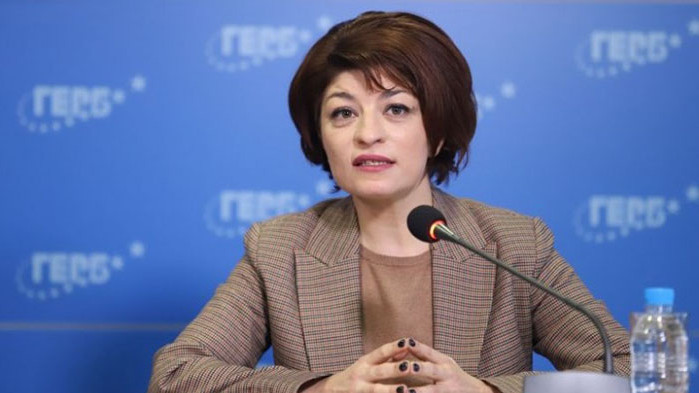 Десислава Атанасова: МРРБ на Комитова с договори за правна помощ за над 1 милион лева