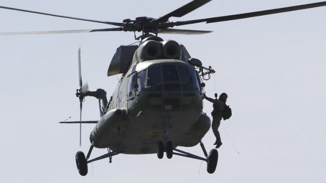 Девет украински хеликоптера получиха разрешение от Румъния да използват нейното въздушно