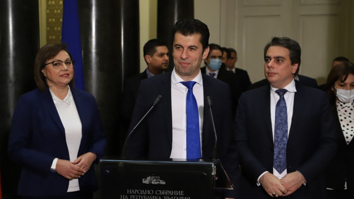 От фейсбук профила на Виктор Димчев Гледам поредната пресконференция на