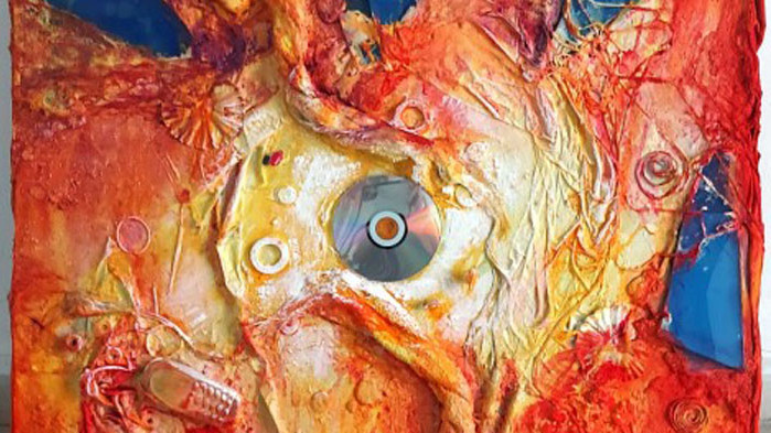 Колажи на млади таланти в Градската художествена галерия - Варна