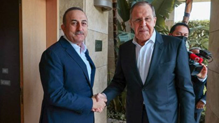 Западът се държи опасно, снабдява Украйна със смъртоносни оръжия и