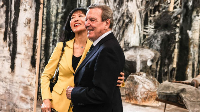 Бившият германски канцлер Герхард Шрьодер ще бъде изправен пред съда