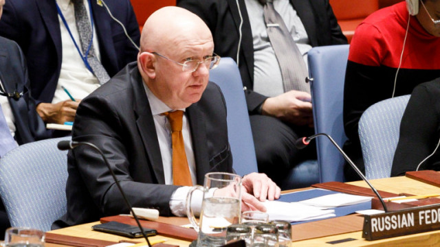 Руският посланик в ООН Василий Небензя представя твърденията на Кремъл че Украйна