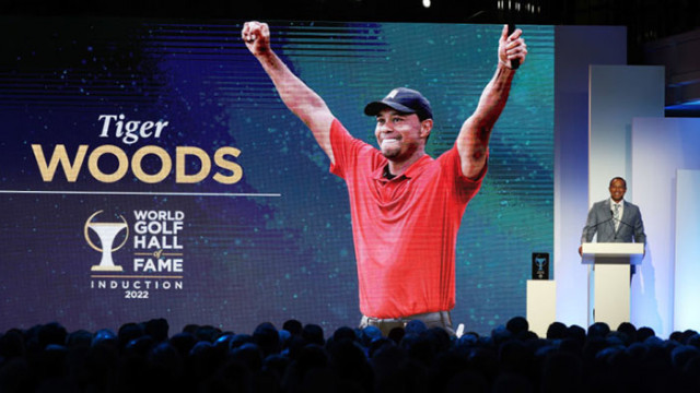 46 годишният професионален голф играч Тайгър Уудс отпразнува заедно с цялото