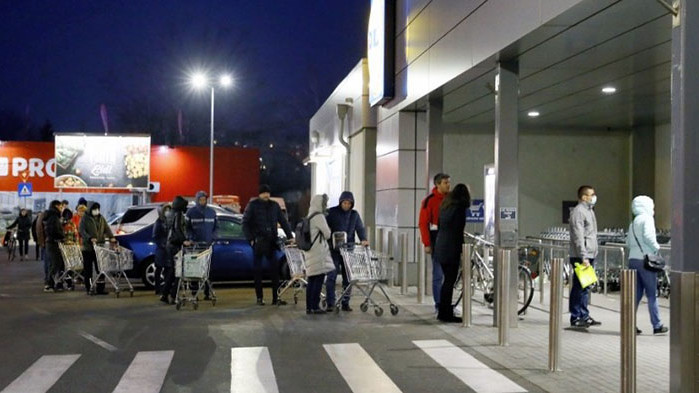 Големите супермаркети са поставили ограничения в продажбите им Не само