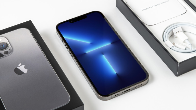 През 2020 г. Apple изненадващо обяви, че iPhone 12 ще