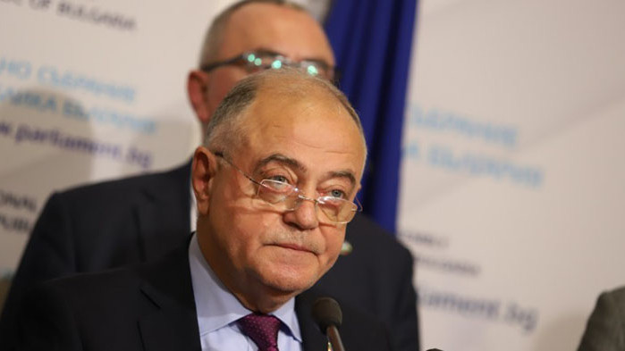 Ген. Атанасов със съмнения: Службите ни за сигурност са знаели за началото на войната