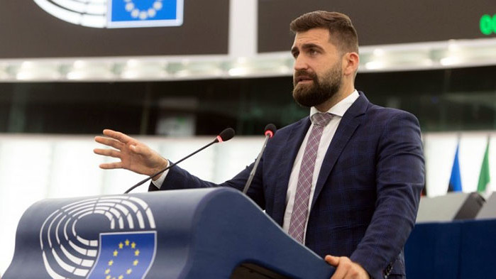 В момента България финансира ЕС“, подчерта евродепутатът от ЕНП/ГЕРБ Не