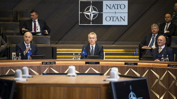Столтенберг: НАТО ще укрепи източния фланг, но няма да изпраща сили в Украйна