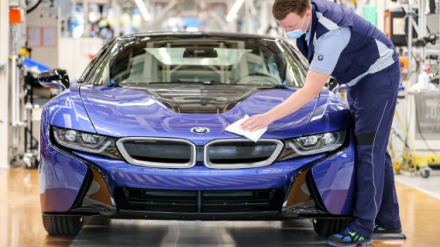 Много производителите на автомобили включително германските гиганти Volkswagen BMW и
