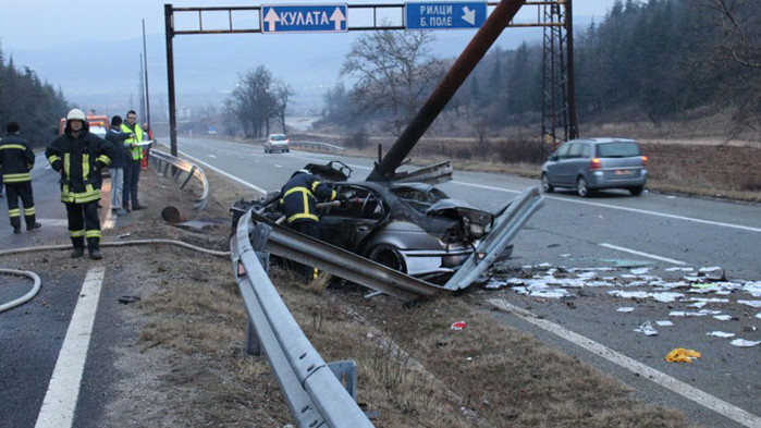 Двама са ранени, единият – тежко Тежка катастрофа на изхода