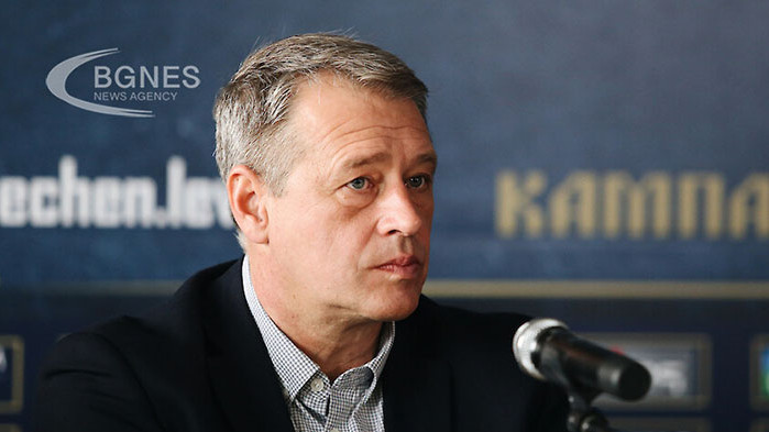 Бих искал да отбележа ролята на един човек. Наско Сираков