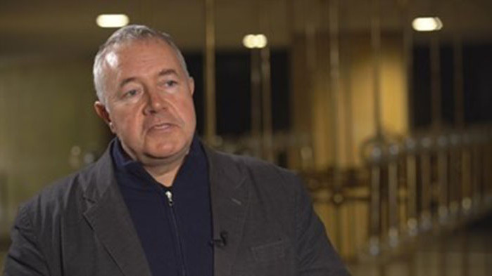 Доста радикален и отчаян политически акт е арестуването на лидера