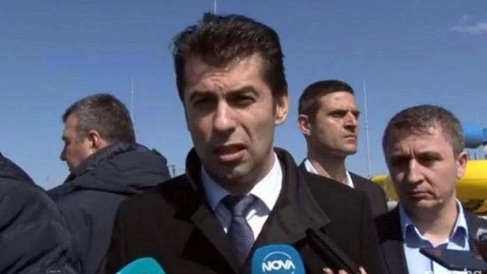 Никой не отива на никаква война, чета от вчера фалшиви