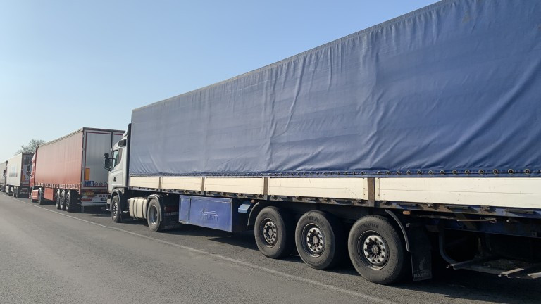 Активисти са организирали блокада на полско-беларуската граница и блокират камиони, които