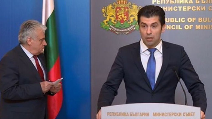 Освободителят Петков казва още, че Някой на 8000 км от