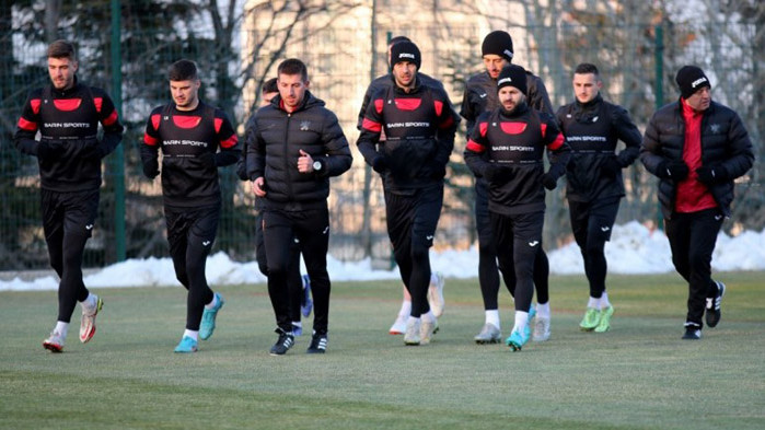 Националите не излетяха за Катар