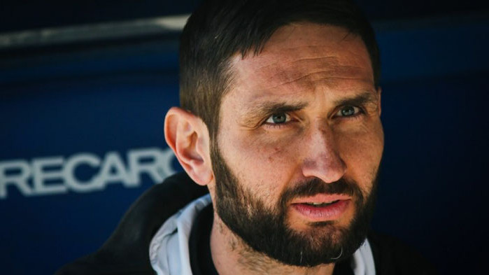 Треньорът на Локомотив Пд Александър Тунчев замина за Барселона. Той