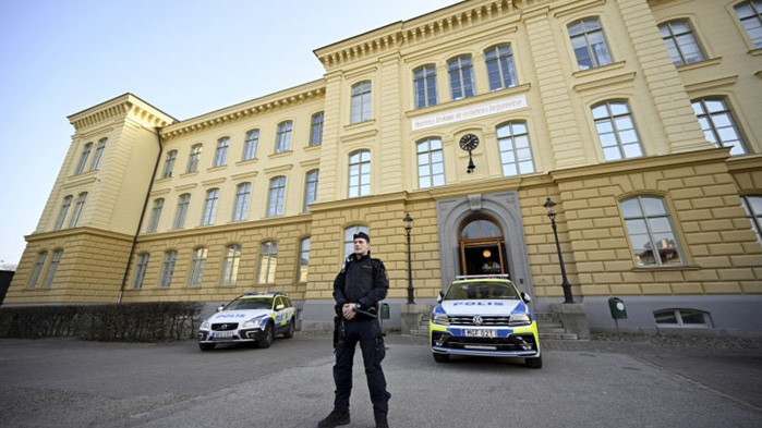 Ученик с брадва и нож уби две жени в шведско училище