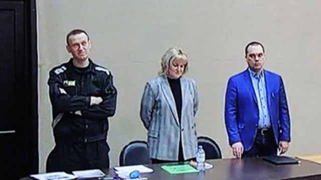 Руският опозиционер Алексей Навални бе осъден днес на допълнителни 9