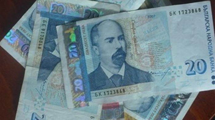 Минималната работна заплата ще стане 710 лв. от 1 април