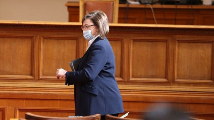 Нинова контра на Василев: На този етап не можем да се откажем от руския газ