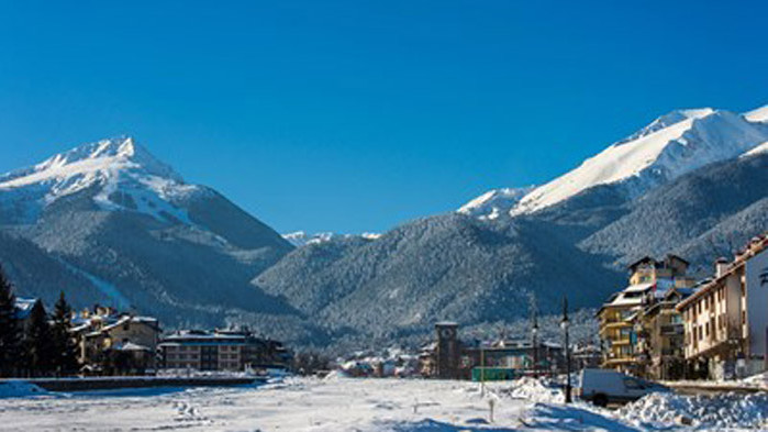 Атомобили с руски номера са осъмнали с разрязани гуми в