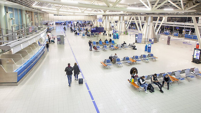 Ограниченията на достъпа до двата терминала на хора, които не