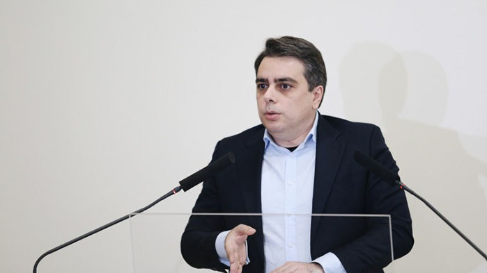 Асен Василев определи атака срещу него като нескопосана и с неверни твърдения