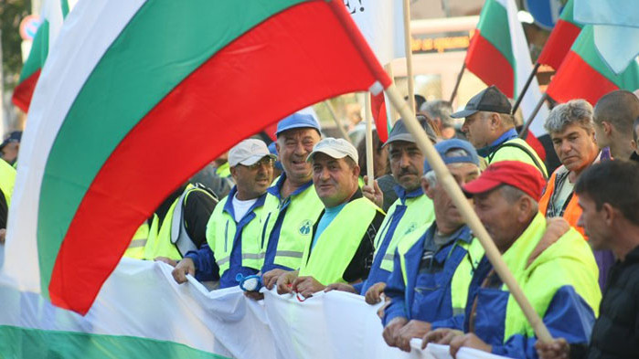 Ние, работещите в Автомагистрали – Черно море“ АД, град Шумен,