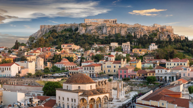 Гърция ще приключи до края на април с изплащането на дълговете си