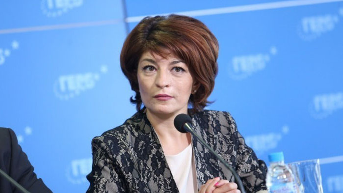 Атанасова: Правителството колебливо демонстрира, че сме ангажиран съюзник на НАТО