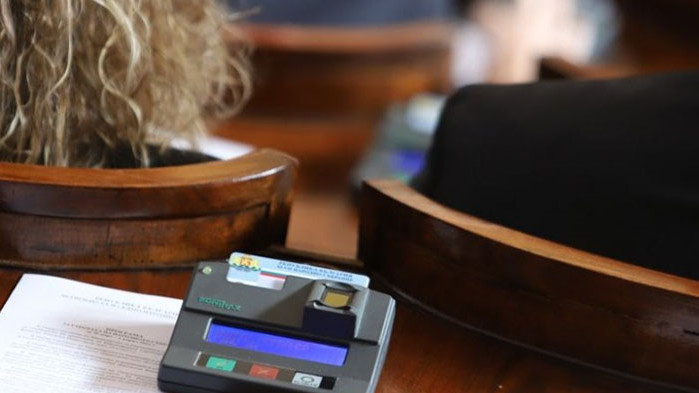 ДБ не среща подкрепа от коалициионните партньори да даваме оръжия на Украйна