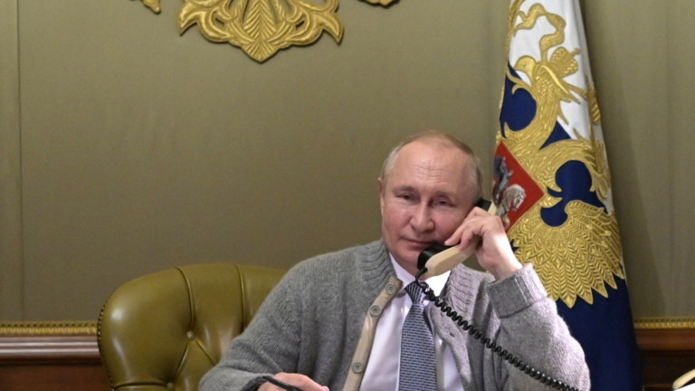 Путин уверил Драги, че плащането за газа остава в евро и долари