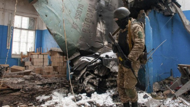 В Украйна бойните действия не стихват успоредно с прегрупирането на